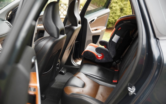 Volvo XC 60 cena 85500 przebieg: 107792, rok produkcji 2015 z Kielce małe 56